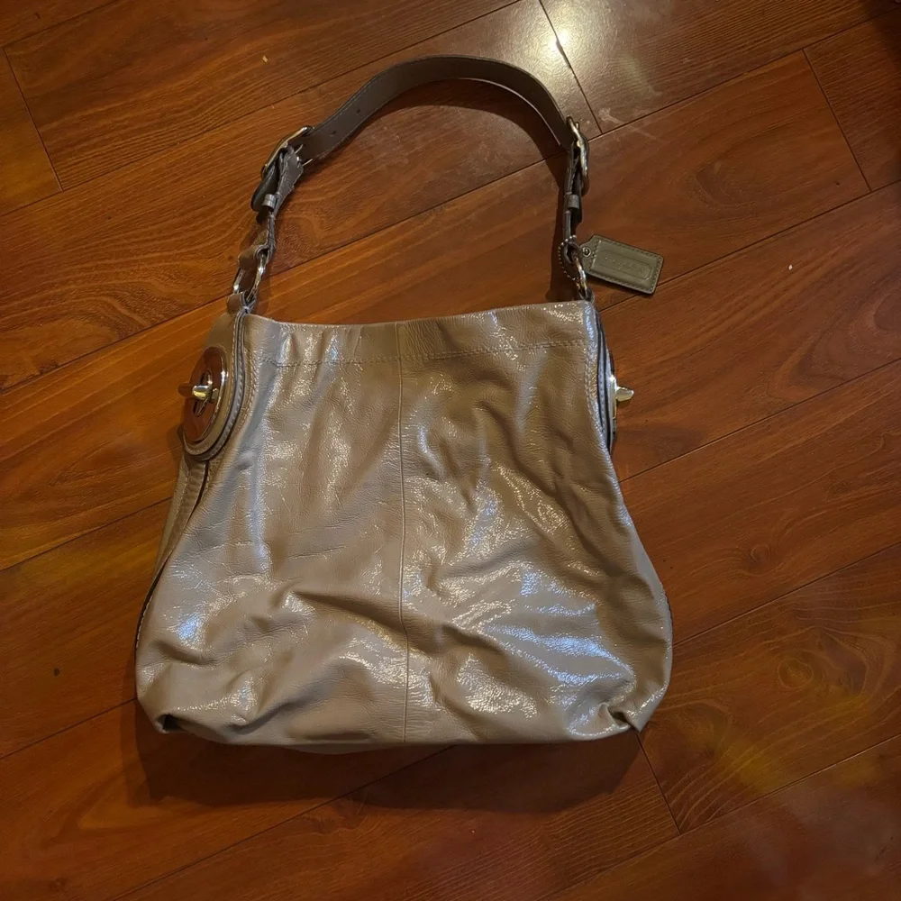 Coach Peyton Crushed Patent Leather Hobo Bag Purse 19755 Taupe